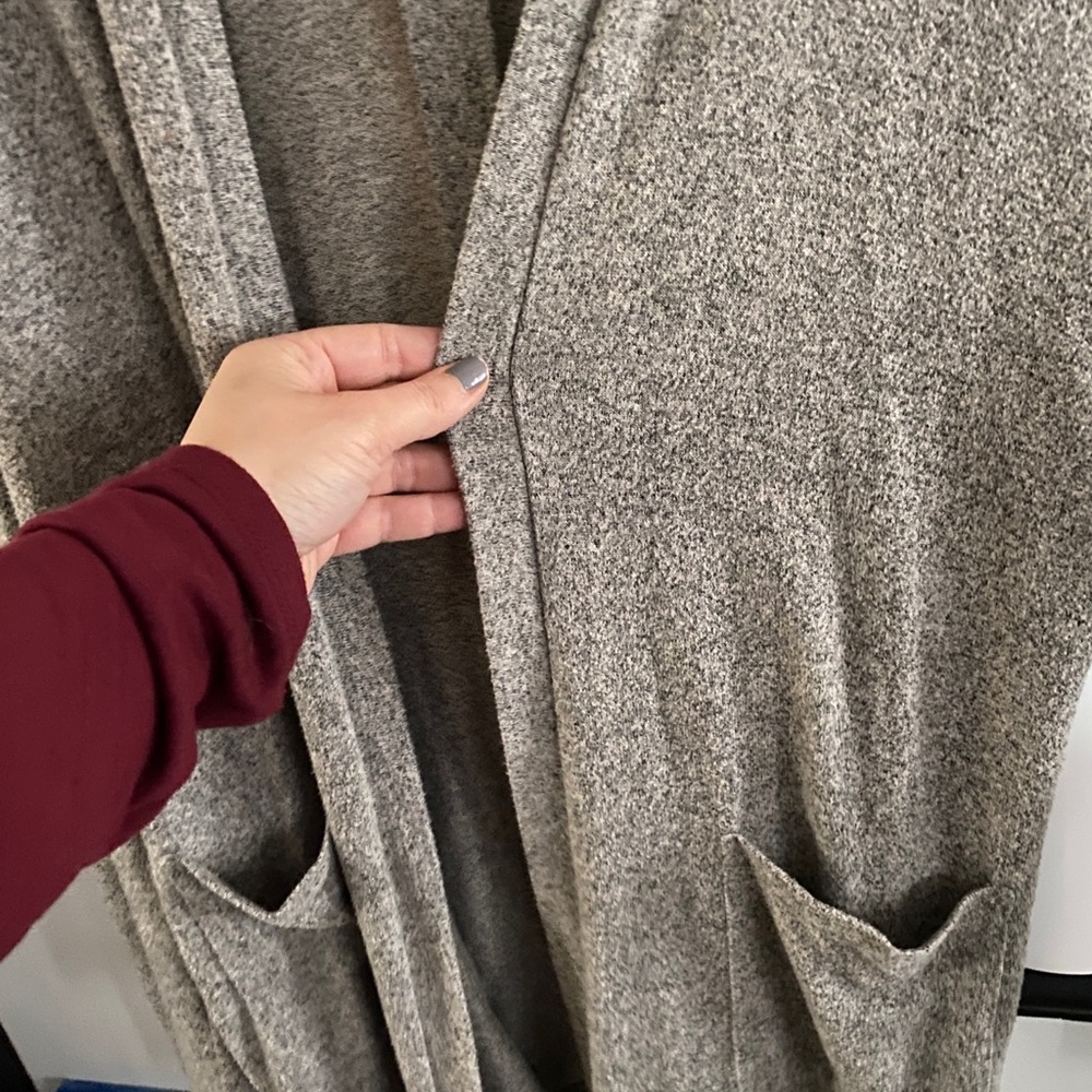 Split back loose cardigan